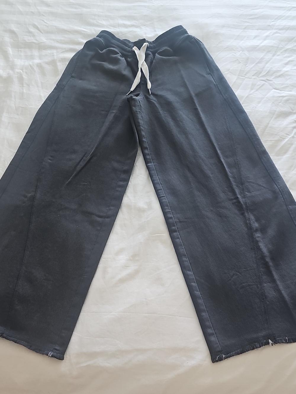 New w/tags aerie Charcoal Wide-Leg Pants with White Drawstring Size XS